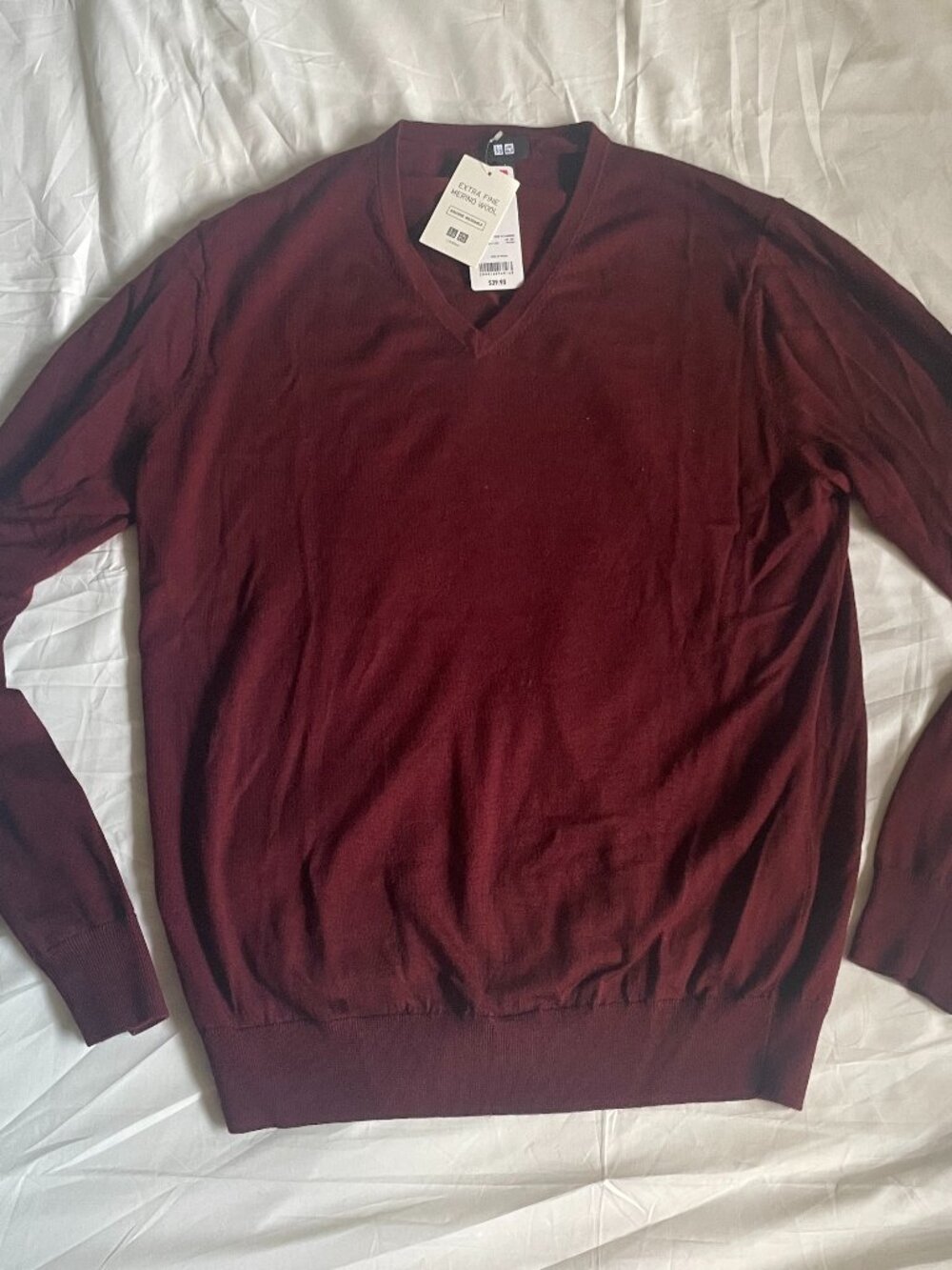 Uniqlo Extra Fine Merino Wool V-Neck Sweater Wine Burgundy Men's L NWT